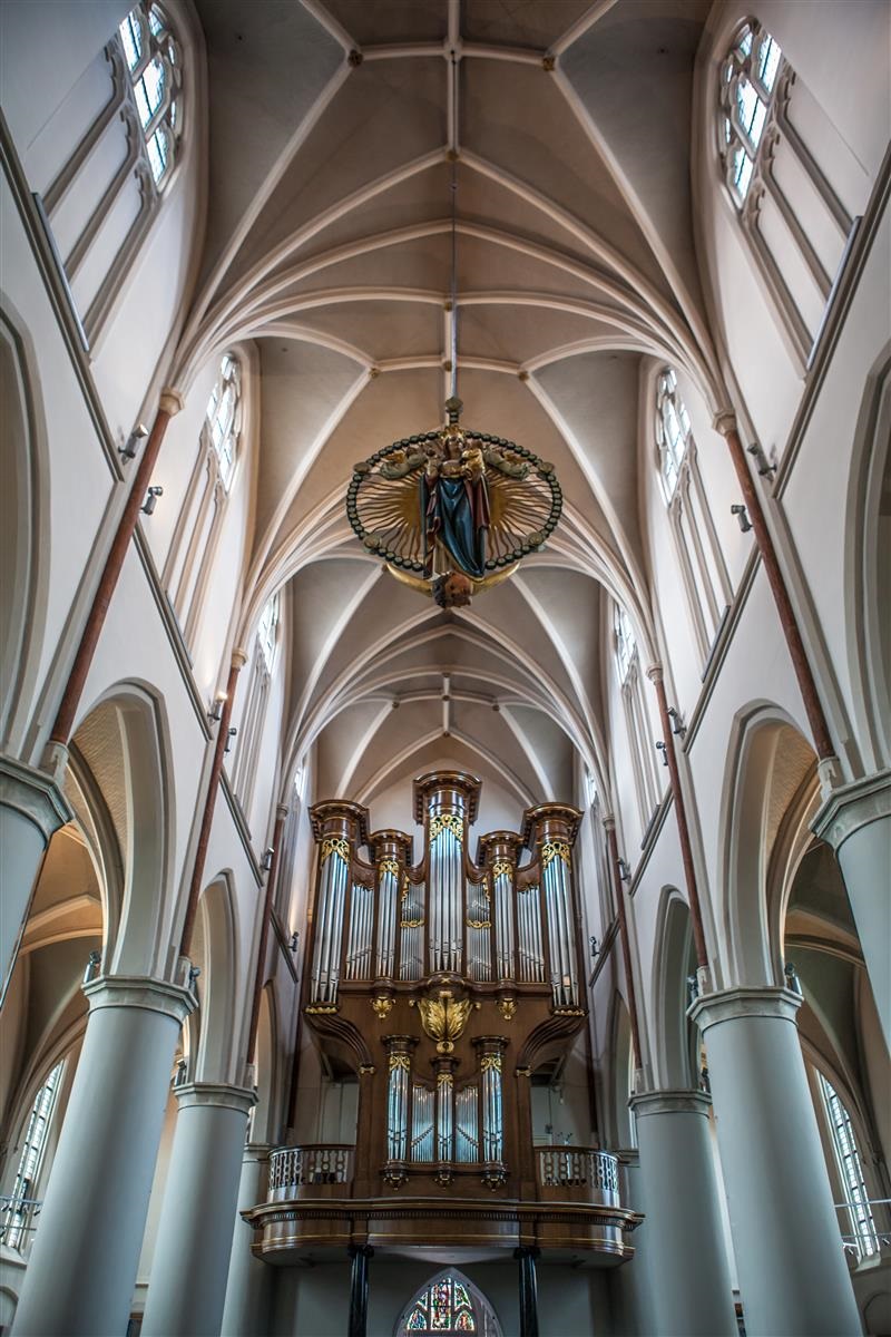 Seizoensbespeling orgel door Marc Schippers.